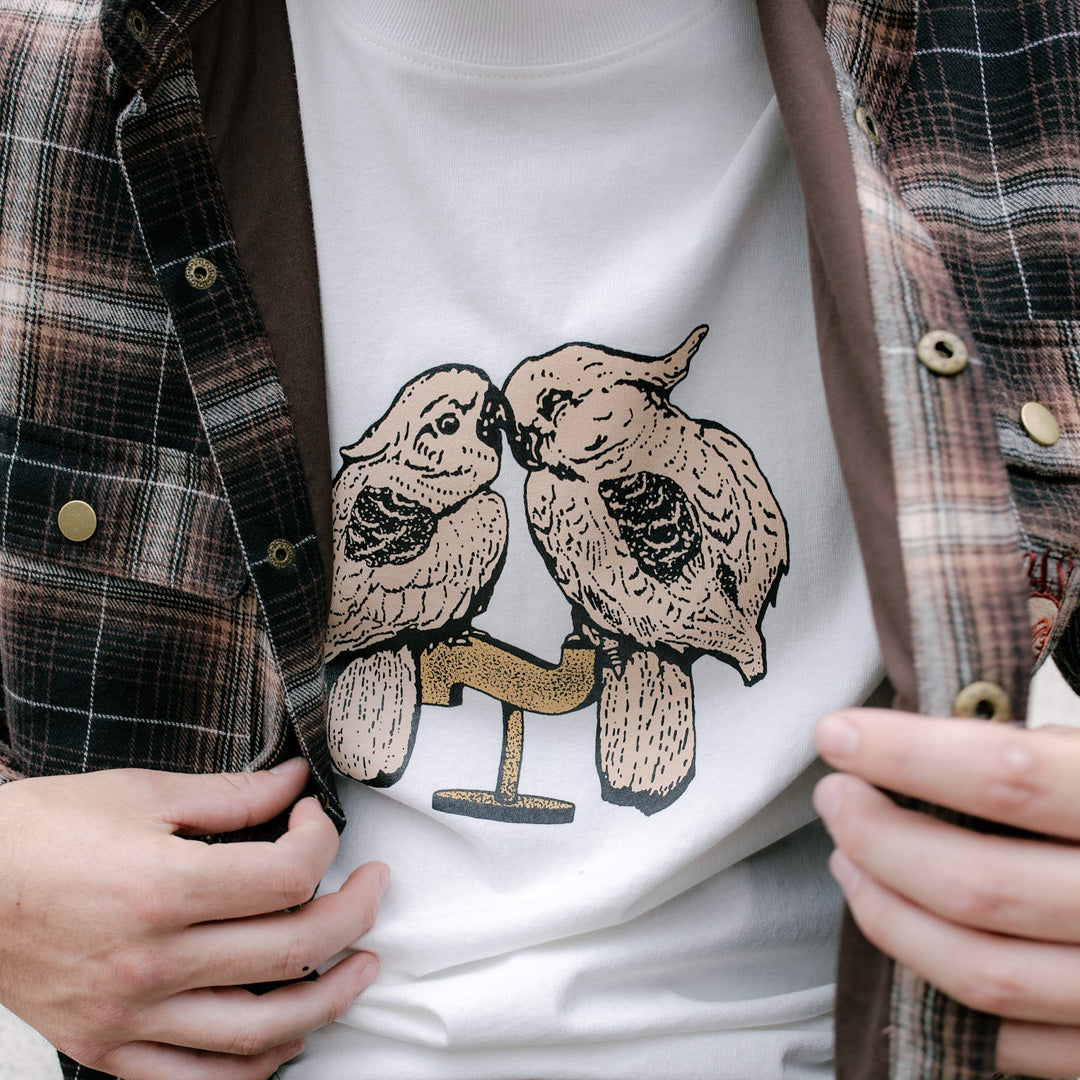 NESTING_TEE_WHITE_91ee5d6c-7cdc-497c-832d-58437de26bc6.jpg