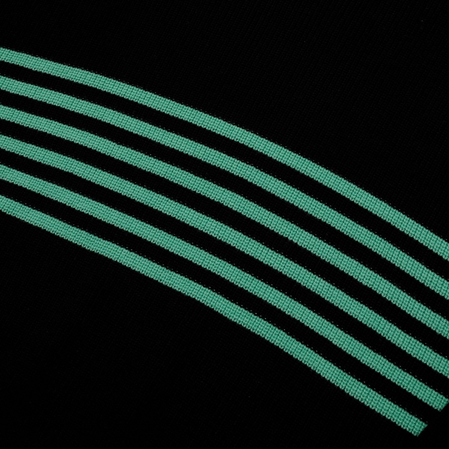 R43_0120_STRIPEORGANICKNITSWEATERBLACK_GREEN2.jpg