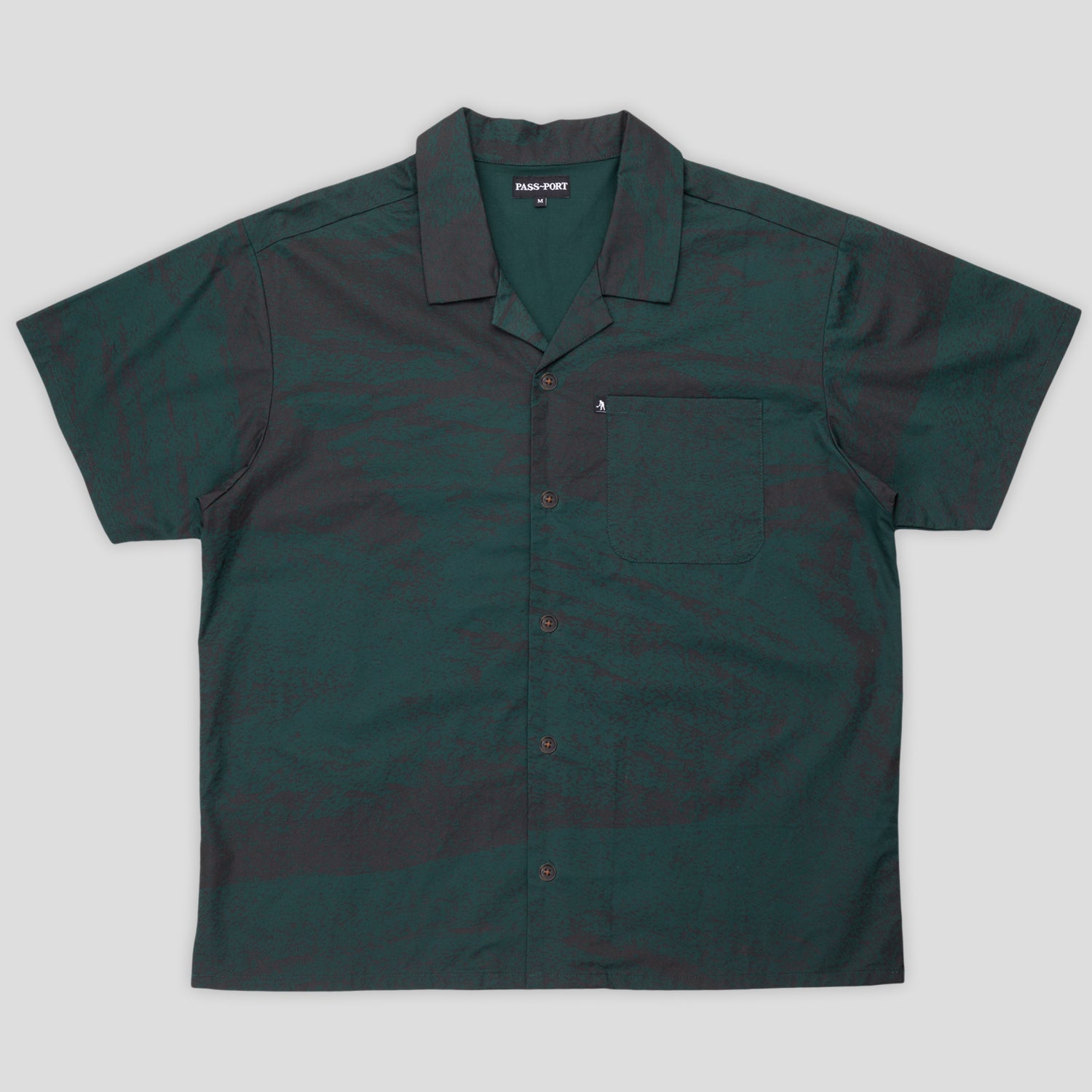 R44_0018_CAVE_INCASUALSHIRTDARKGREEN_aca9d39b-06ac-4f65-9887-0354c876054b.jpg
