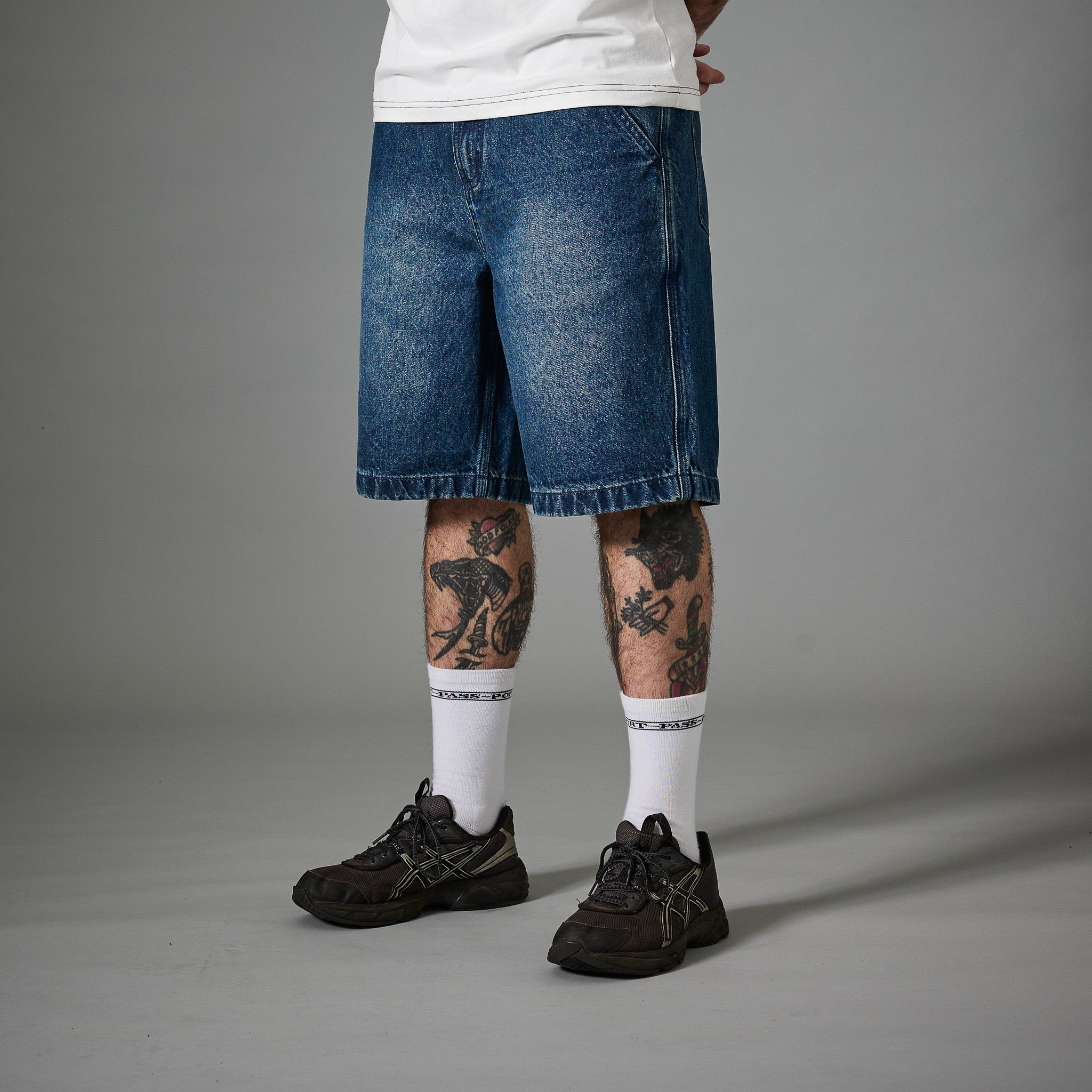 R46_0050_RECYCLED_WORKERS_CLUB_JEAN_SHORTS_FADED_WASH_INDIGO2.jpg