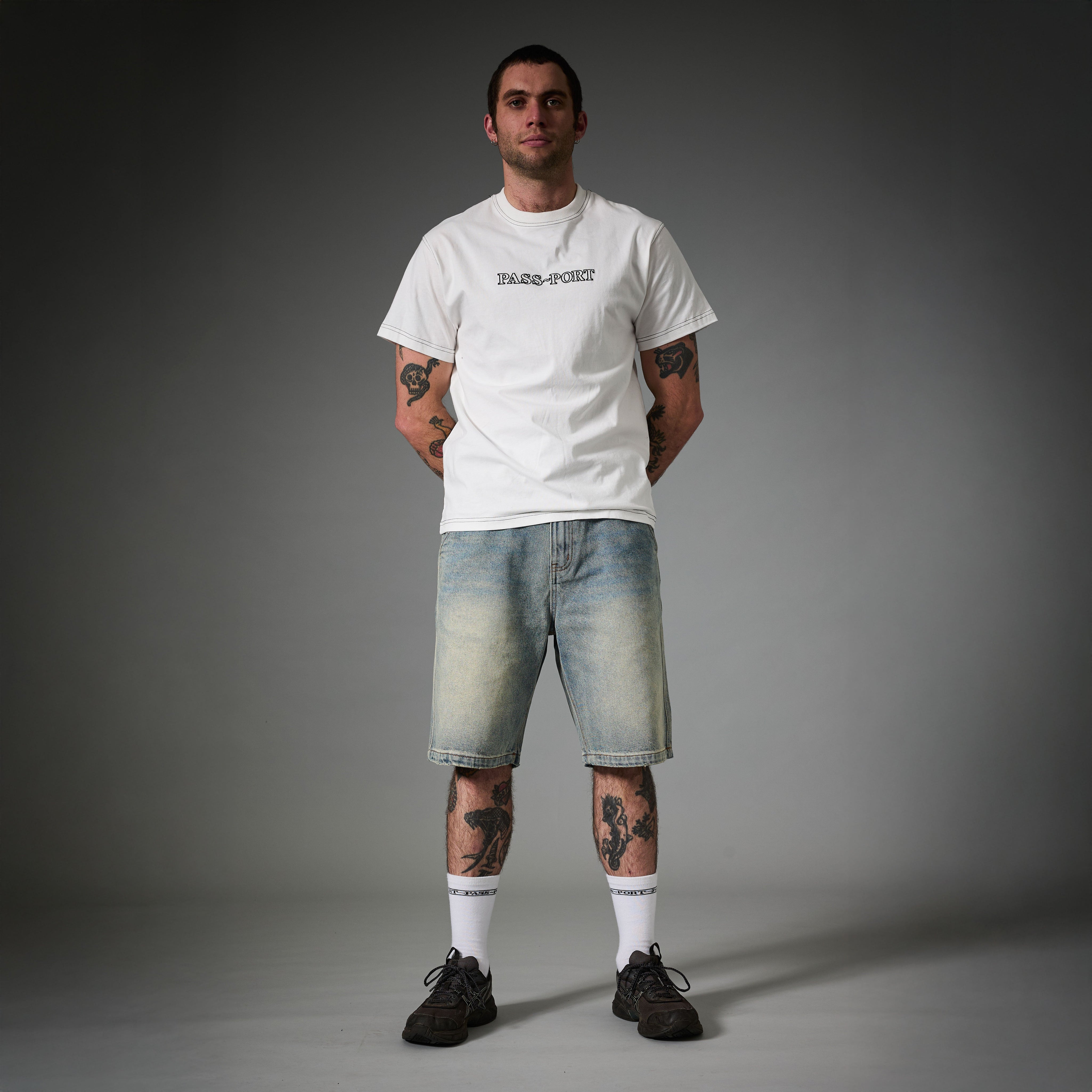 R46_0051_WORKERS_CLUB_JEAN_SHORTS_FADED_WASH_LIGHT_INDIGO1.jpg