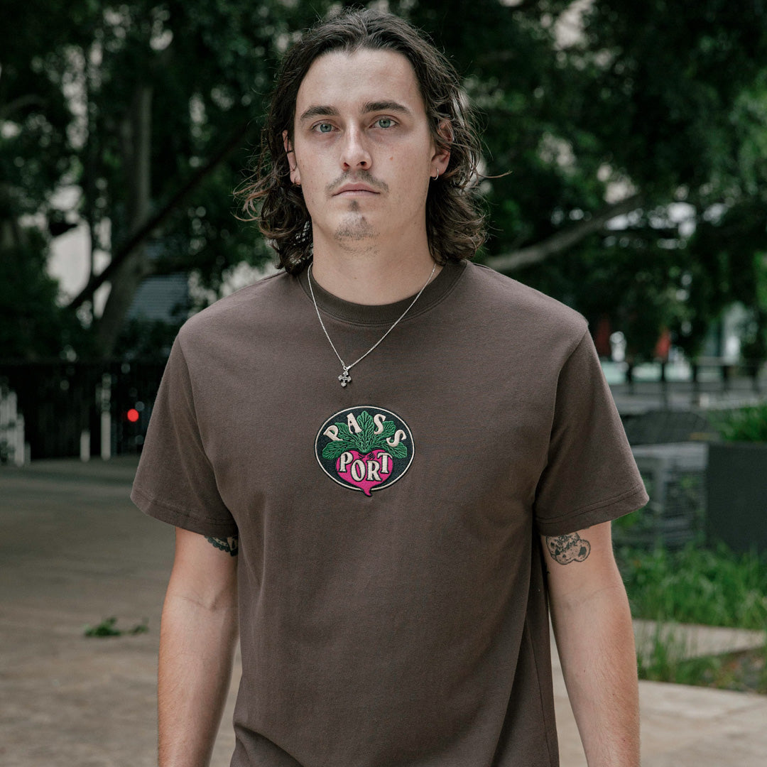 RADISH_TEE_CHOC_71866990-18bb-4dad-aeec-75ab4882dc09.jpg