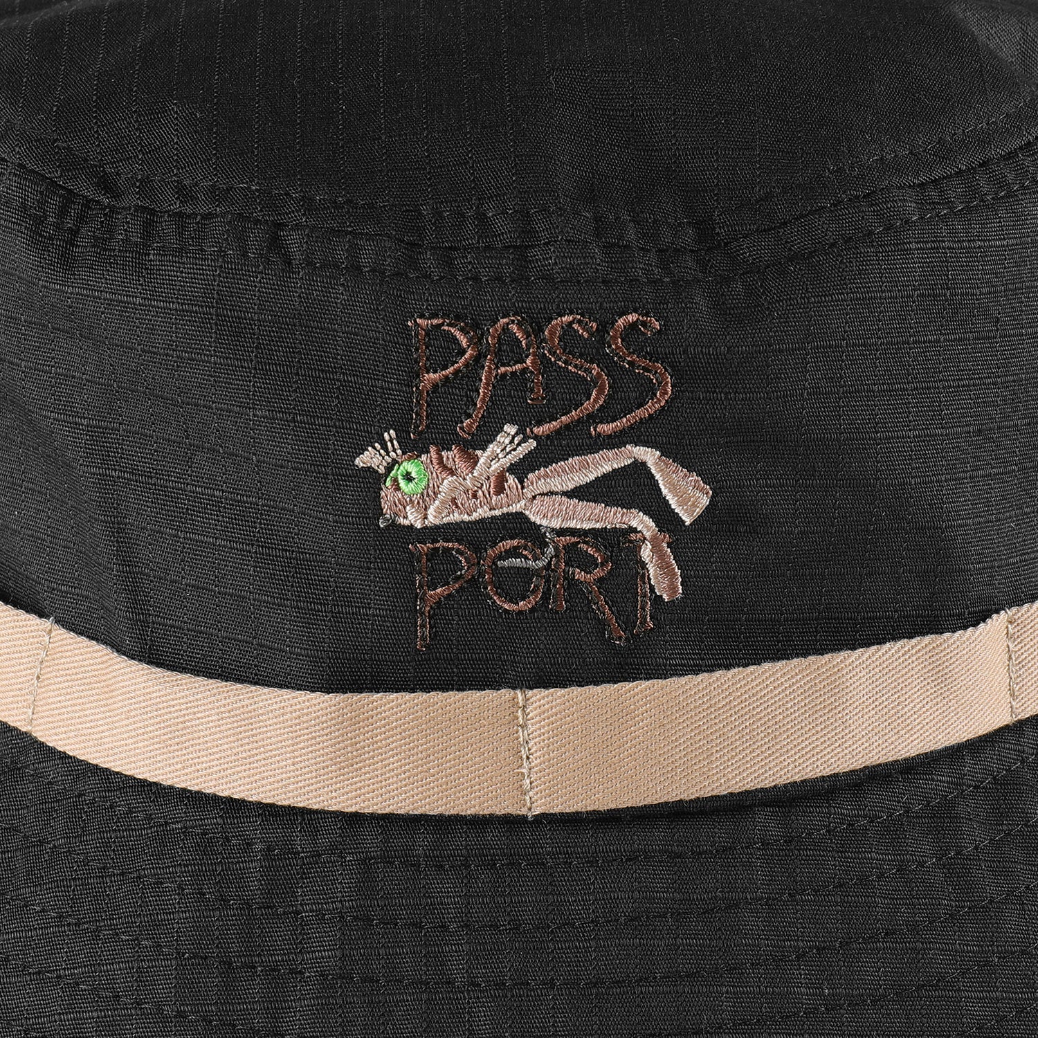 R_43_0000s_0042_FROGLUREANGLERSBUCKETBLACKDETAIL.jpg